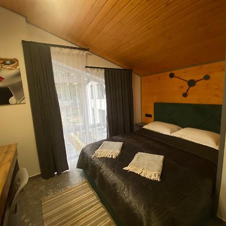 Aparthotel Феєрія Лісу Skhidnytsia Esterno foto