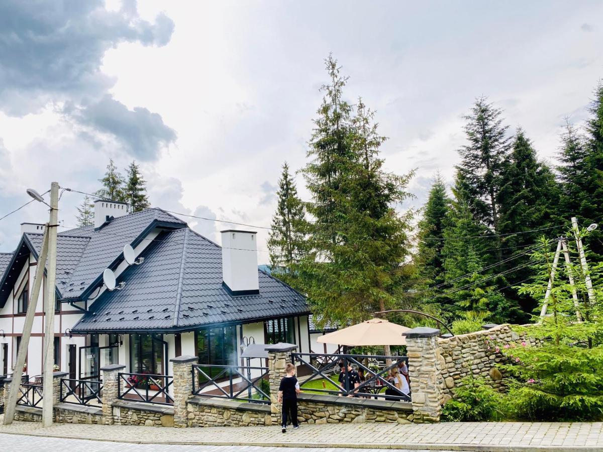 Aparthotel Феєрія Лісу Skhidnytsia Esterno foto