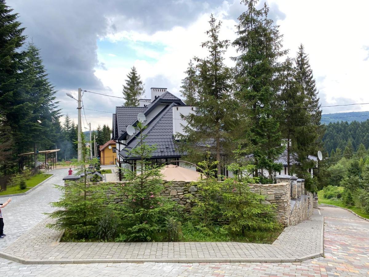 Aparthotel Феєрія Лісу Skhidnytsia Esterno foto