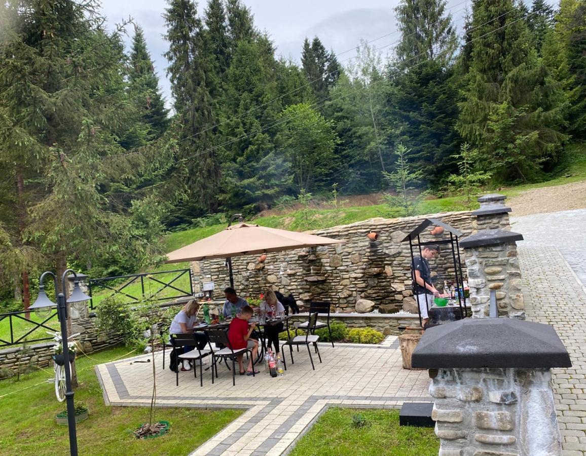 Aparthotel Феєрія Лісу Skhidnytsia Esterno foto