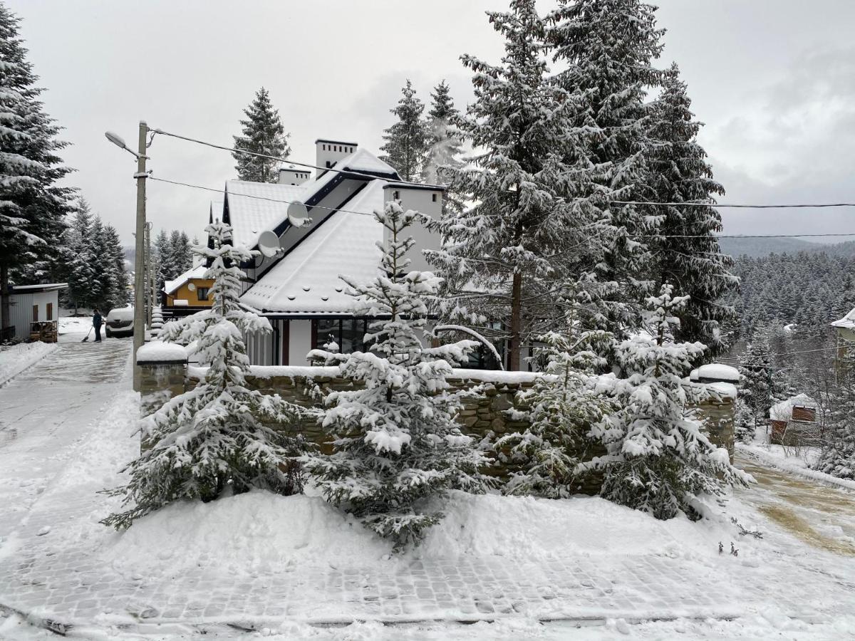 Aparthotel Феєрія Лісу Skhidnytsia Esterno foto