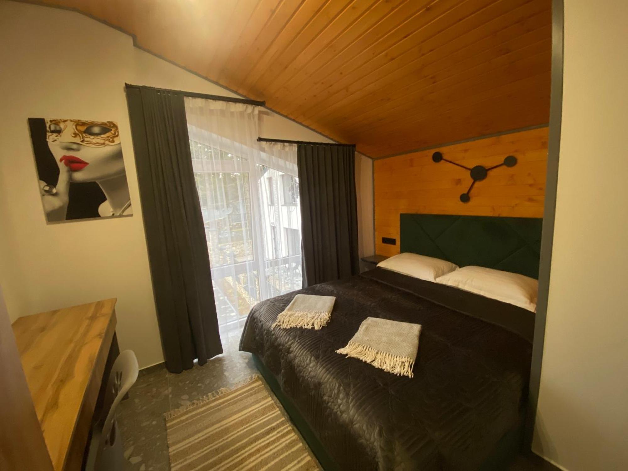 Aparthotel Феєрія Лісу Skhidnytsia Esterno foto