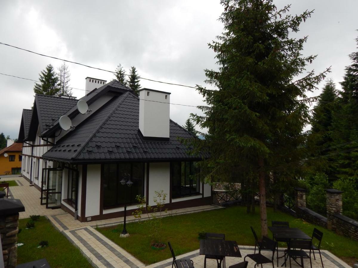 Aparthotel Феєрія Лісу Skhidnytsia Esterno foto
