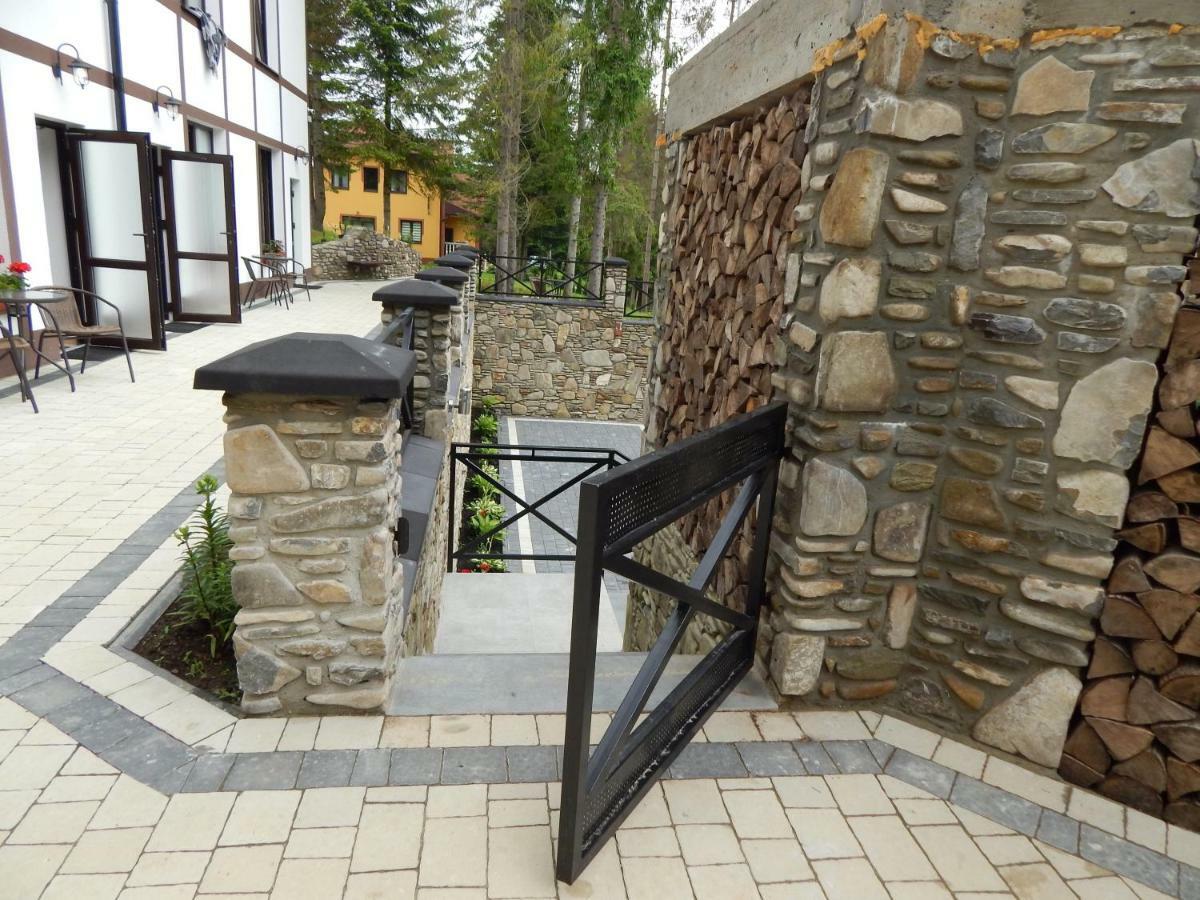 Aparthotel Феєрія Лісу Skhidnytsia Esterno foto